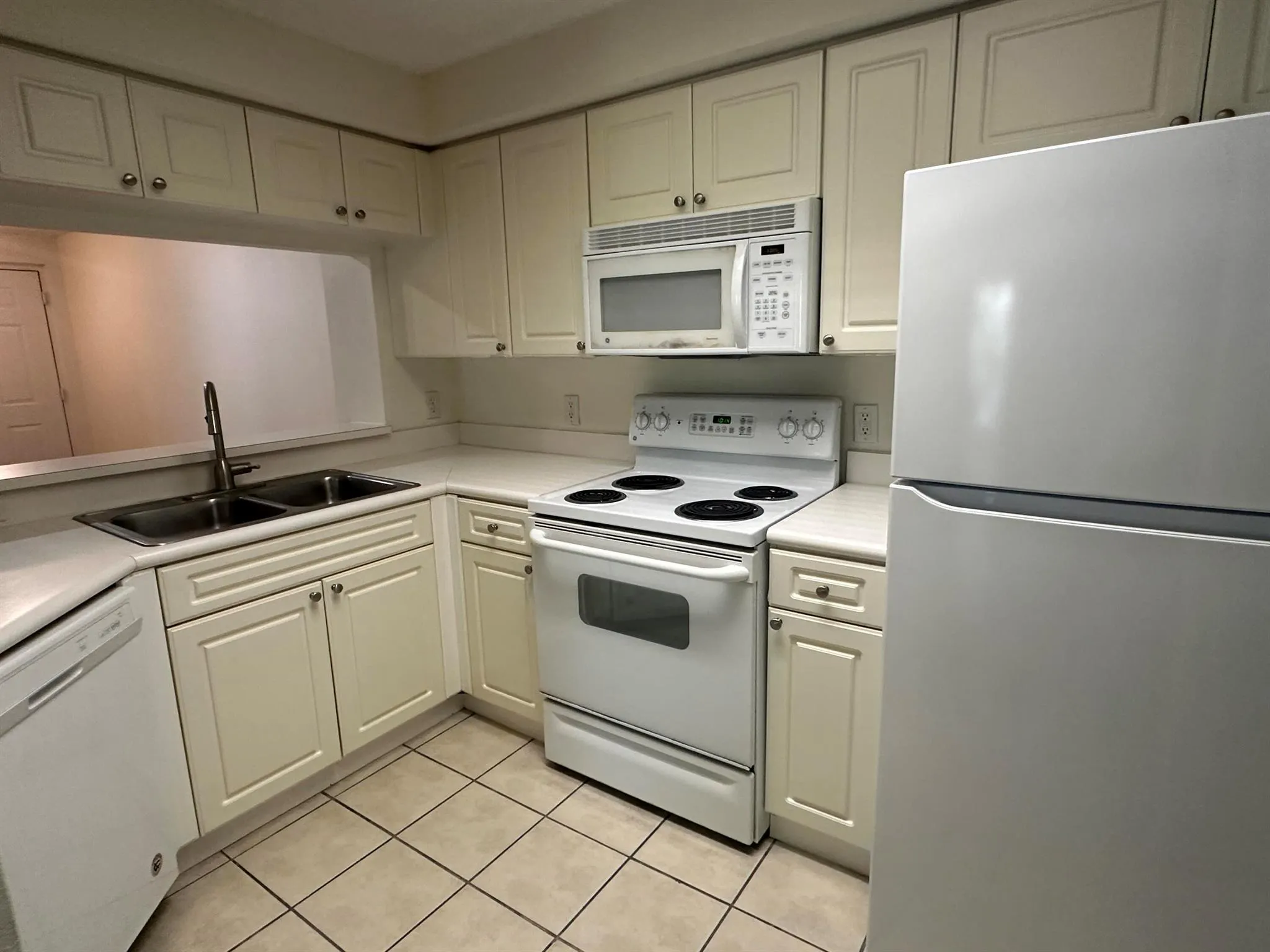3020 Alcazar 303 Place, #303