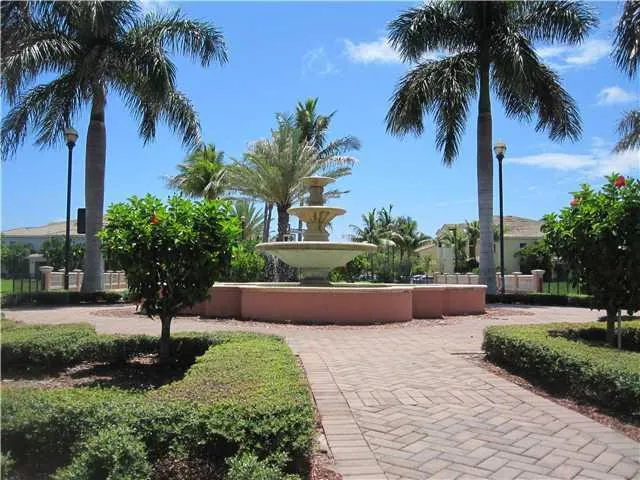 3020 Alcazar 303 Place, #303