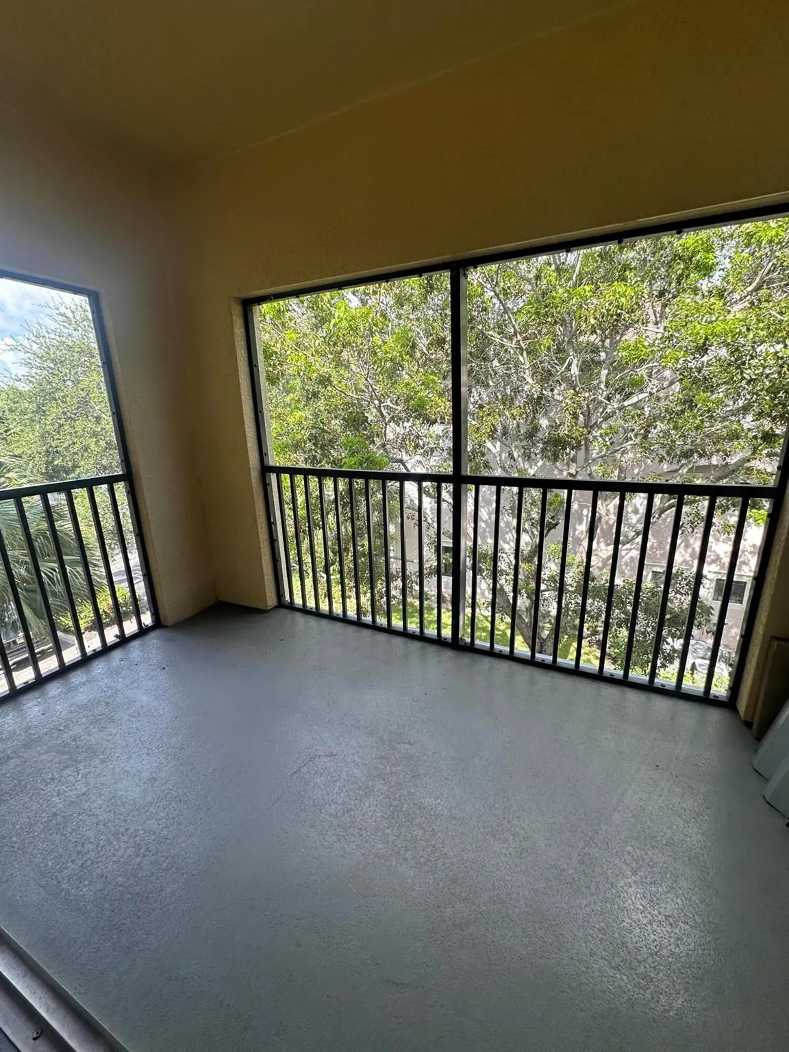 3020 Alcazar 303 Place, #303