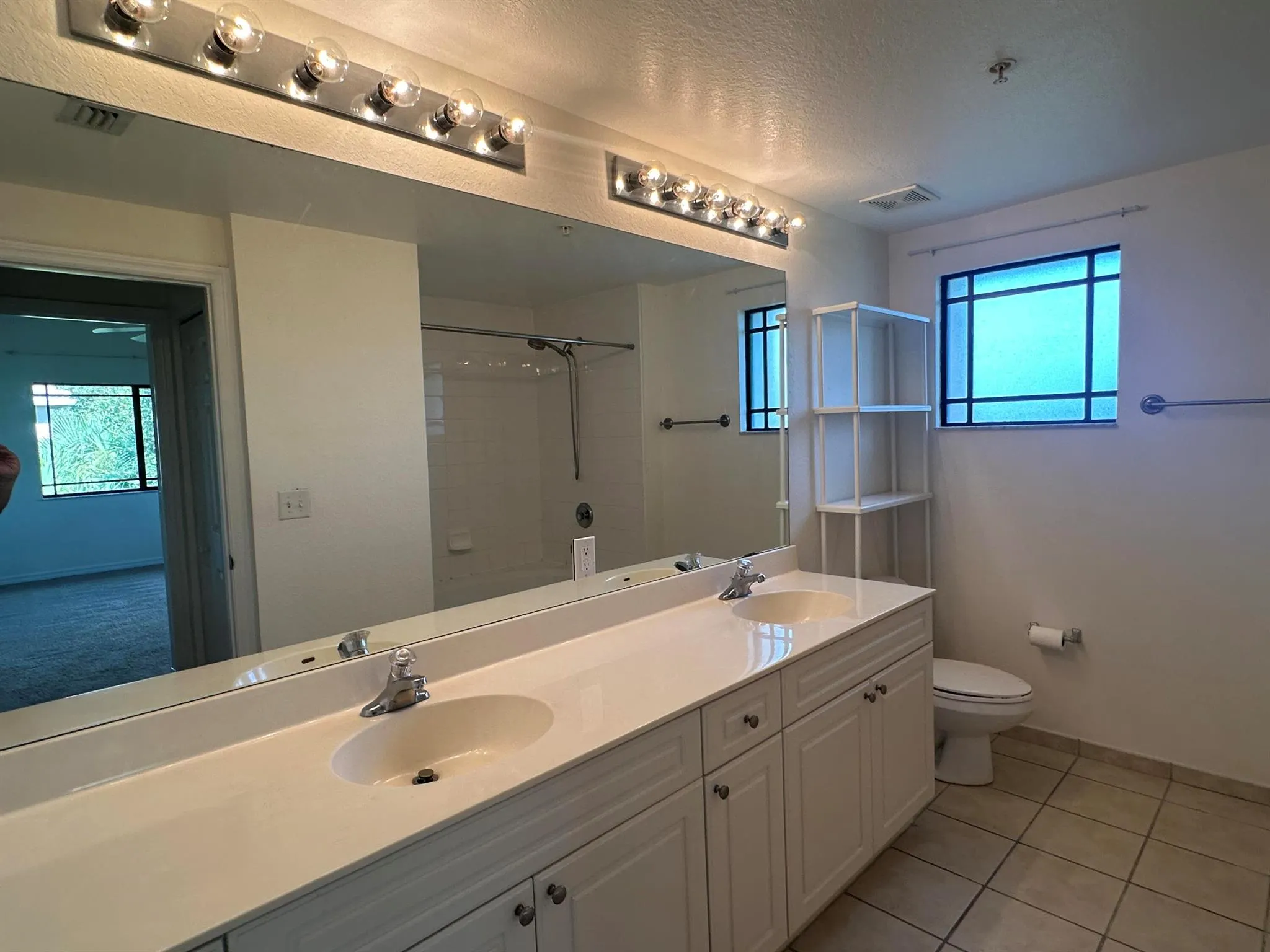 3020 Alcazar 303 Place, #303