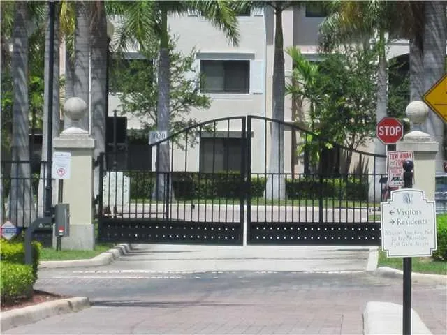 3020 Alcazar 303 Place, #303