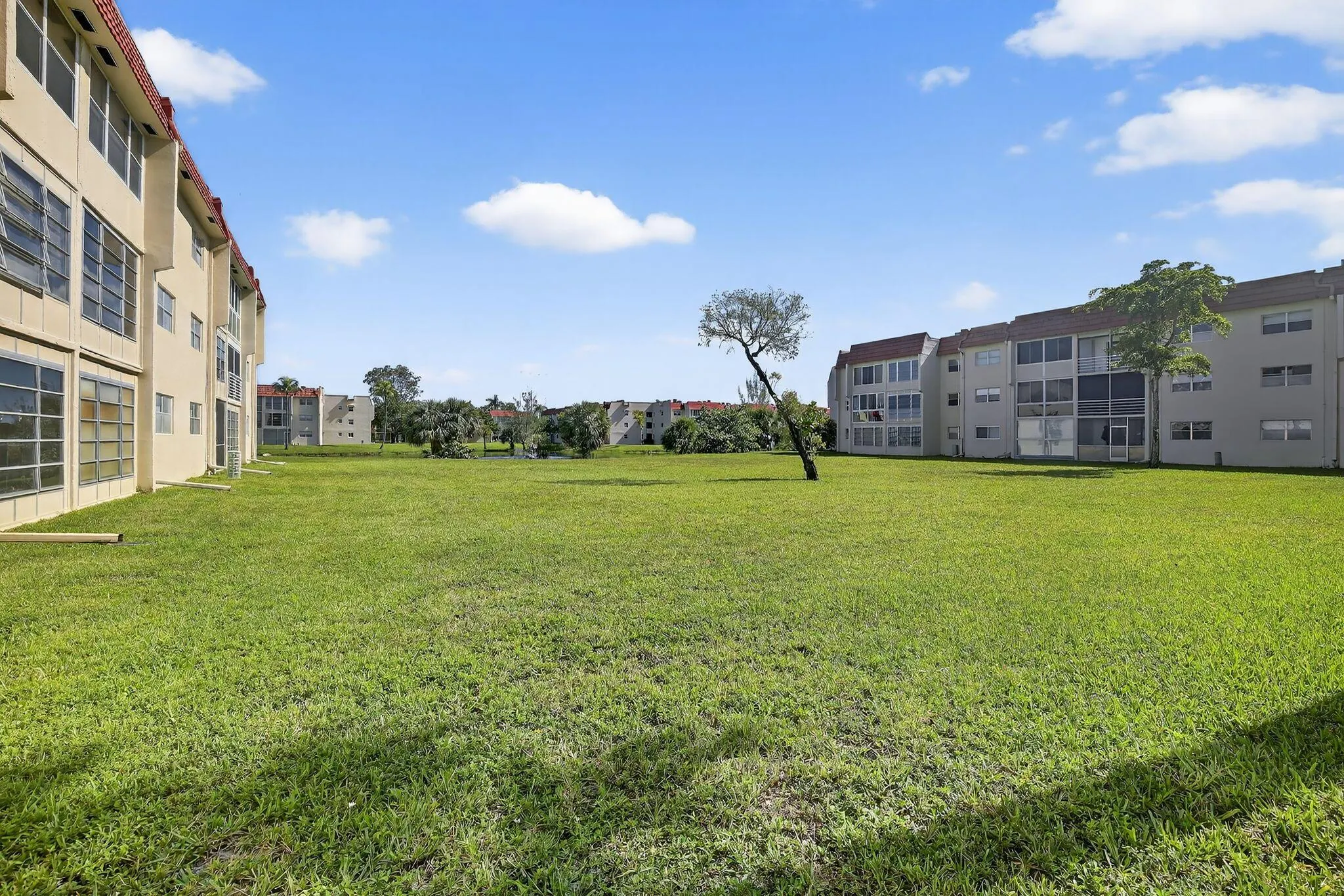2951 Sunrise Lakes Drive E, #107