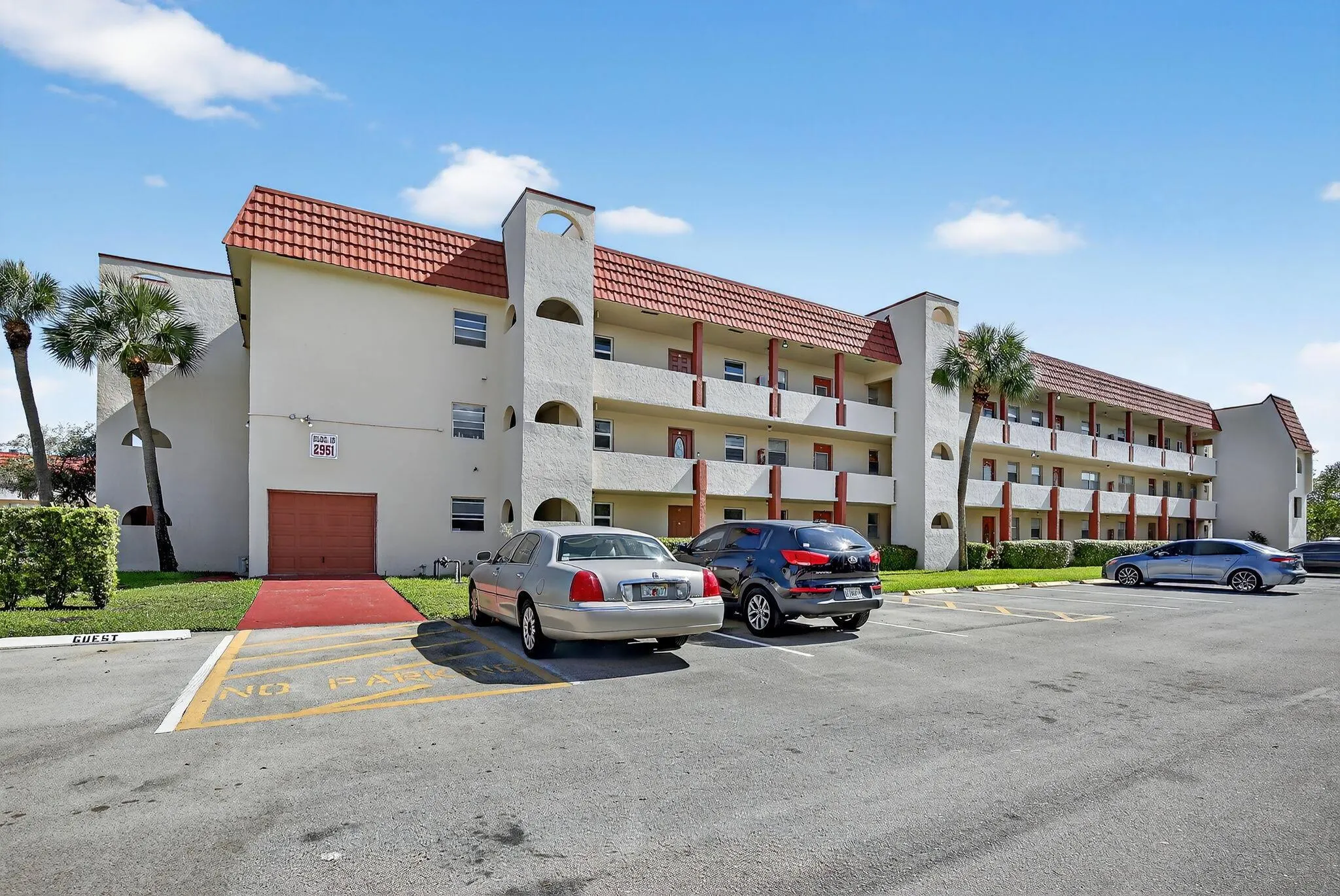 2951 Sunrise Lakes Drive E, #107