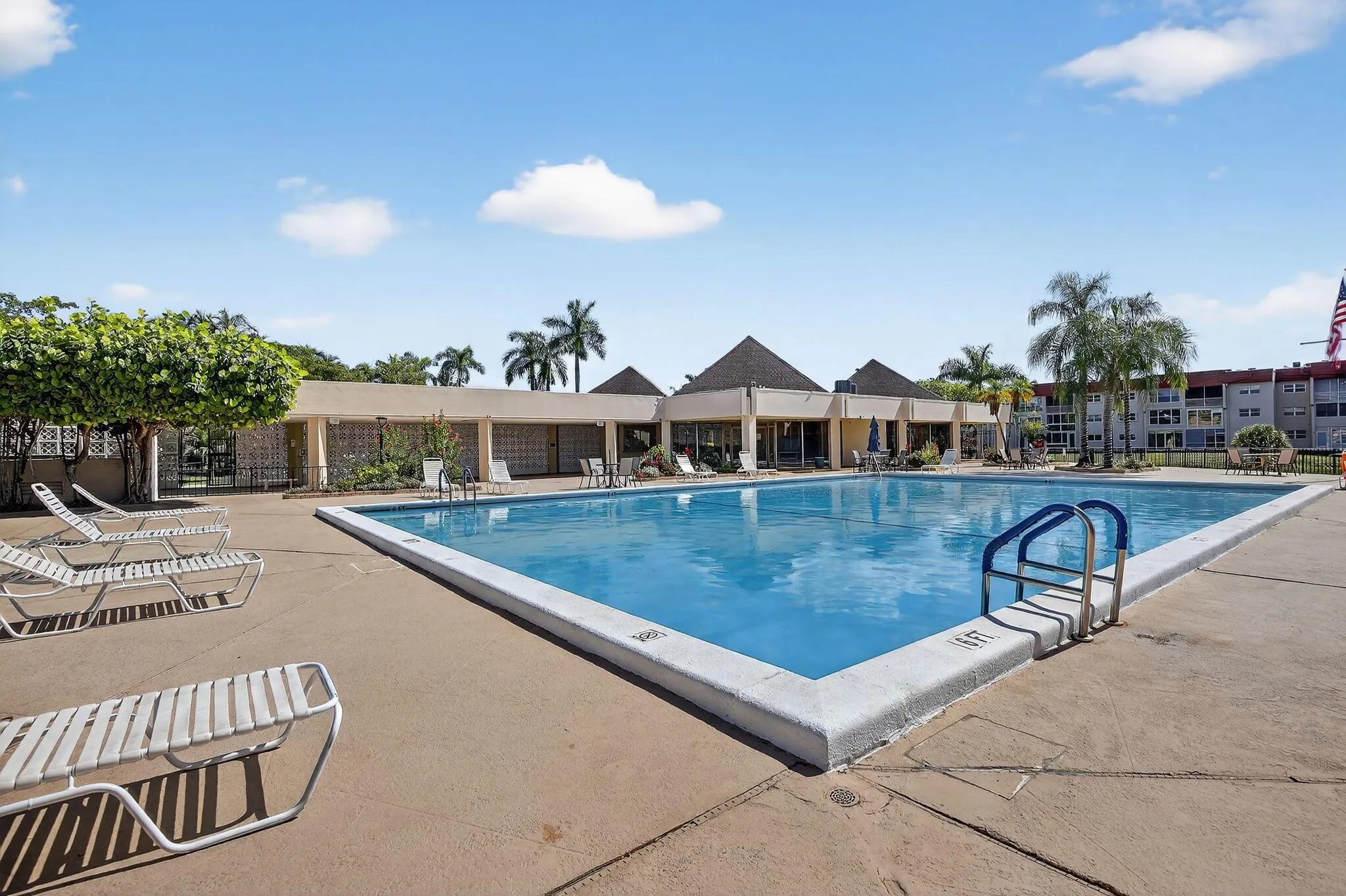 2951 Sunrise Lakes Drive E, #107
