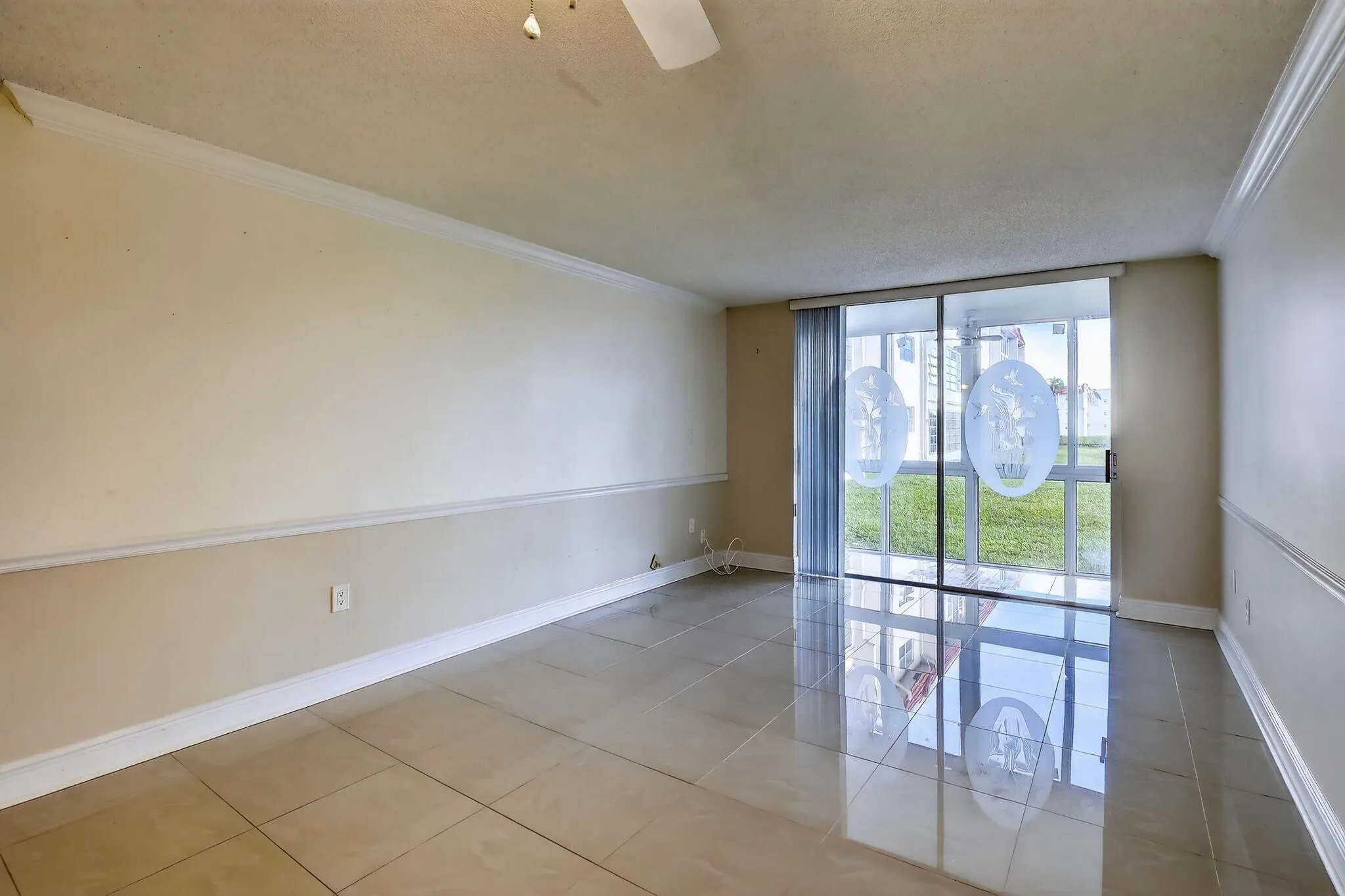 2951 Sunrise Lakes Drive E, #107
