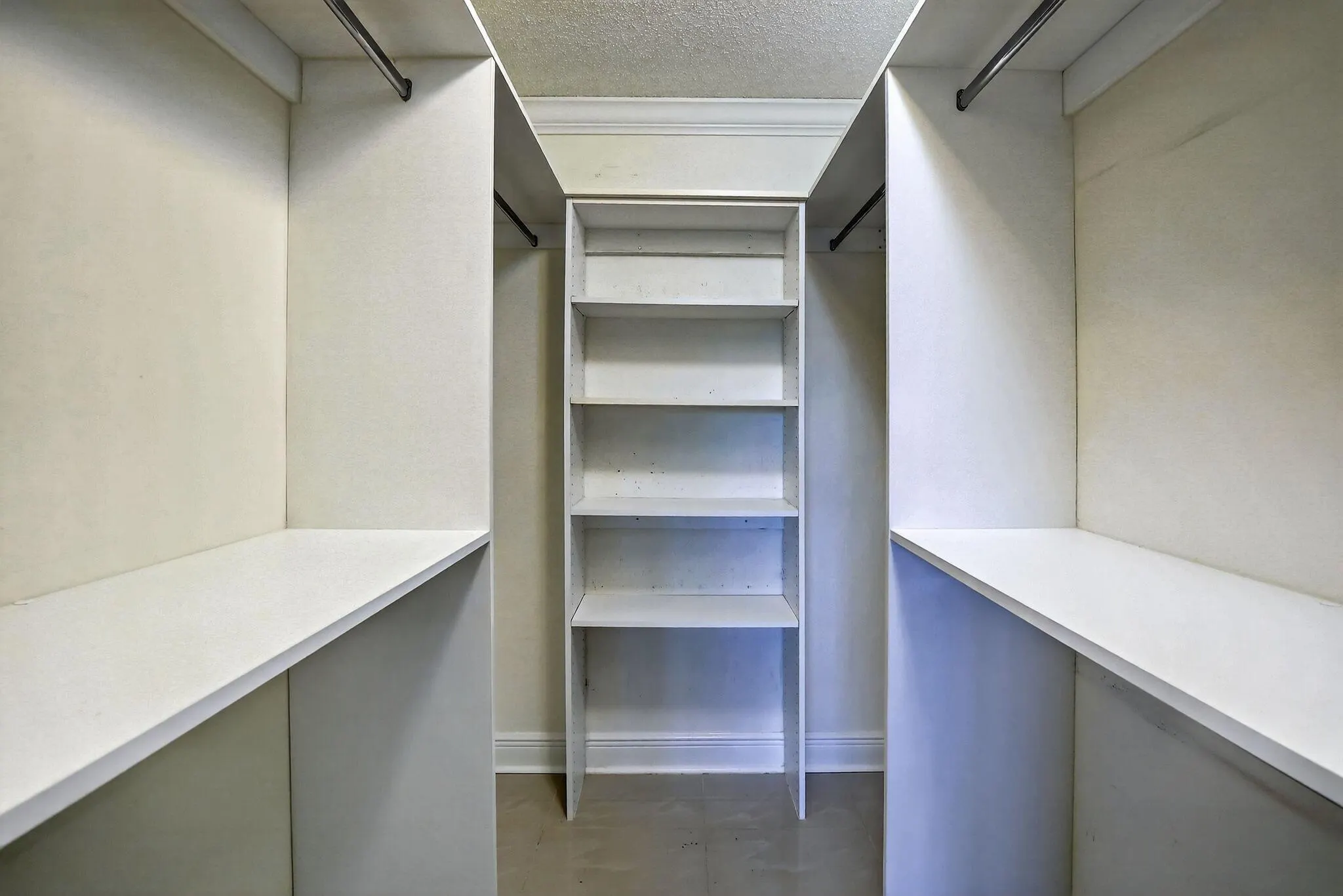2951 Sunrise Lakes Drive E, #107