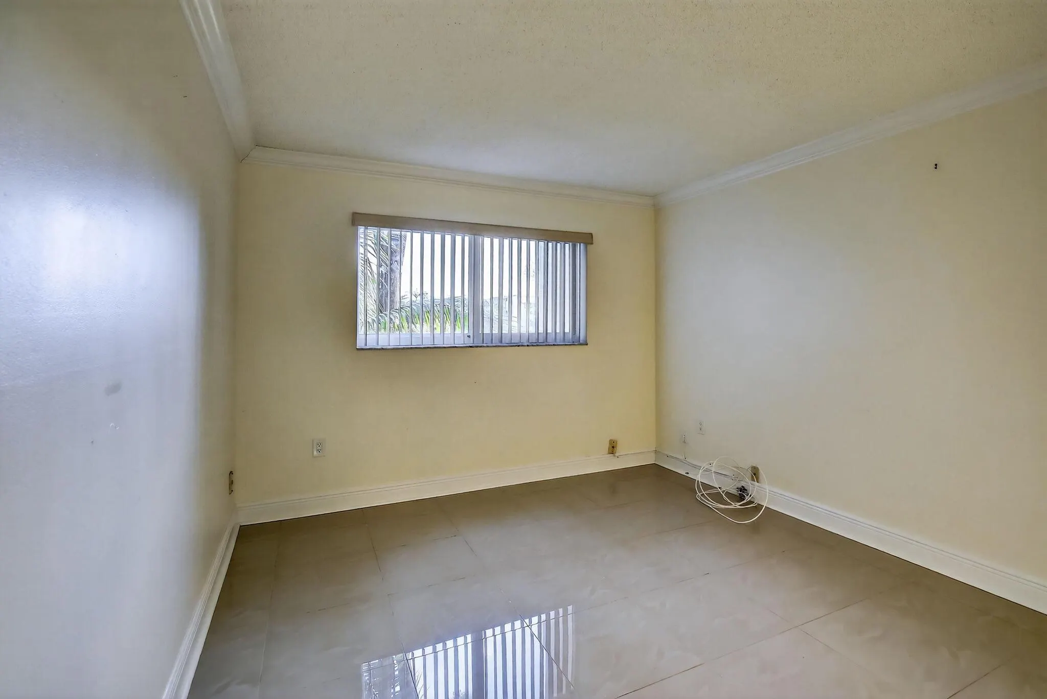 2951 Sunrise Lakes Drive E, #107