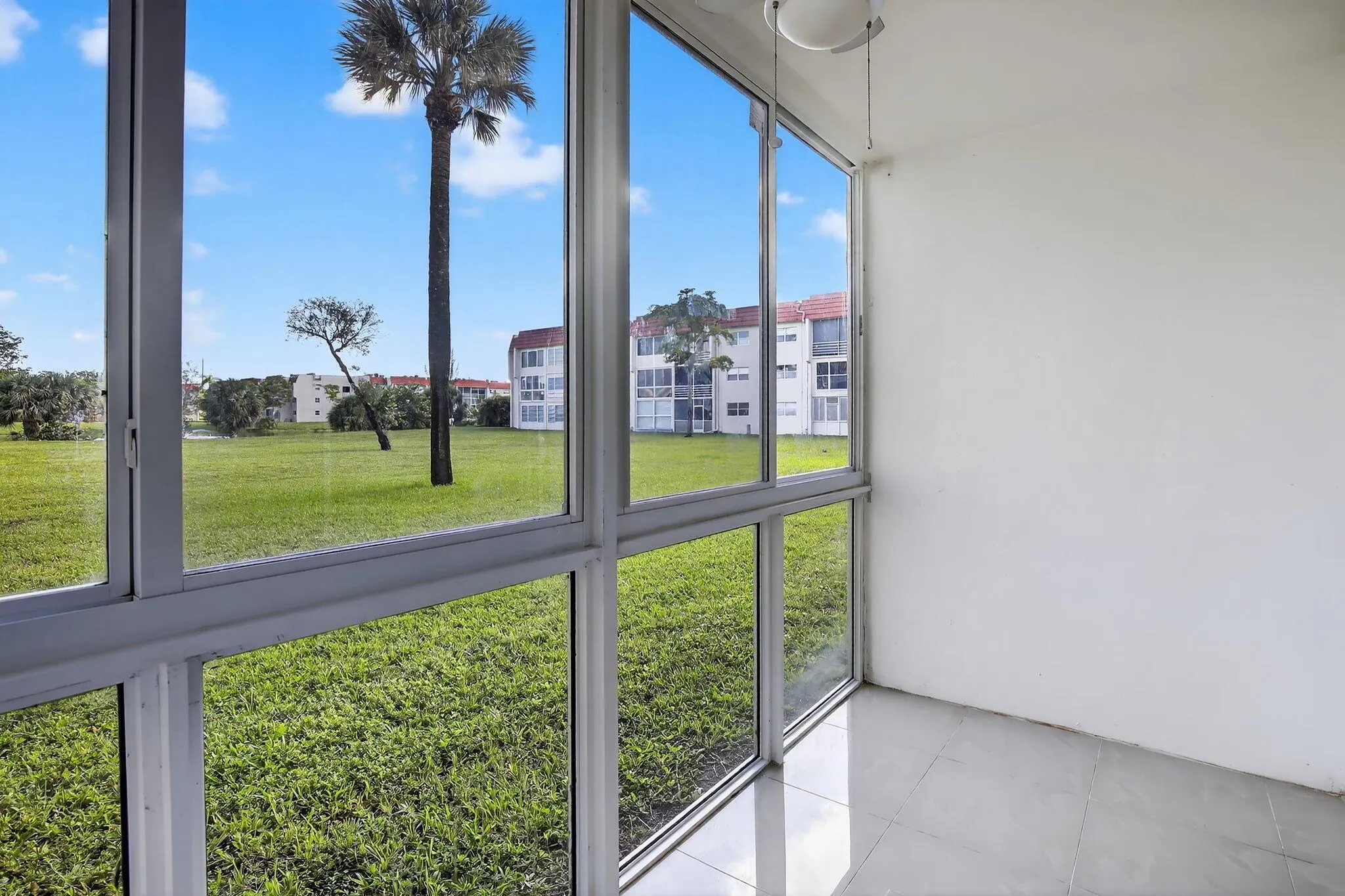 2951 Sunrise Lakes Drive E, #107