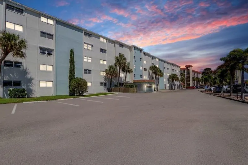 109 Paradise Harbour 211 Boulevard, #211