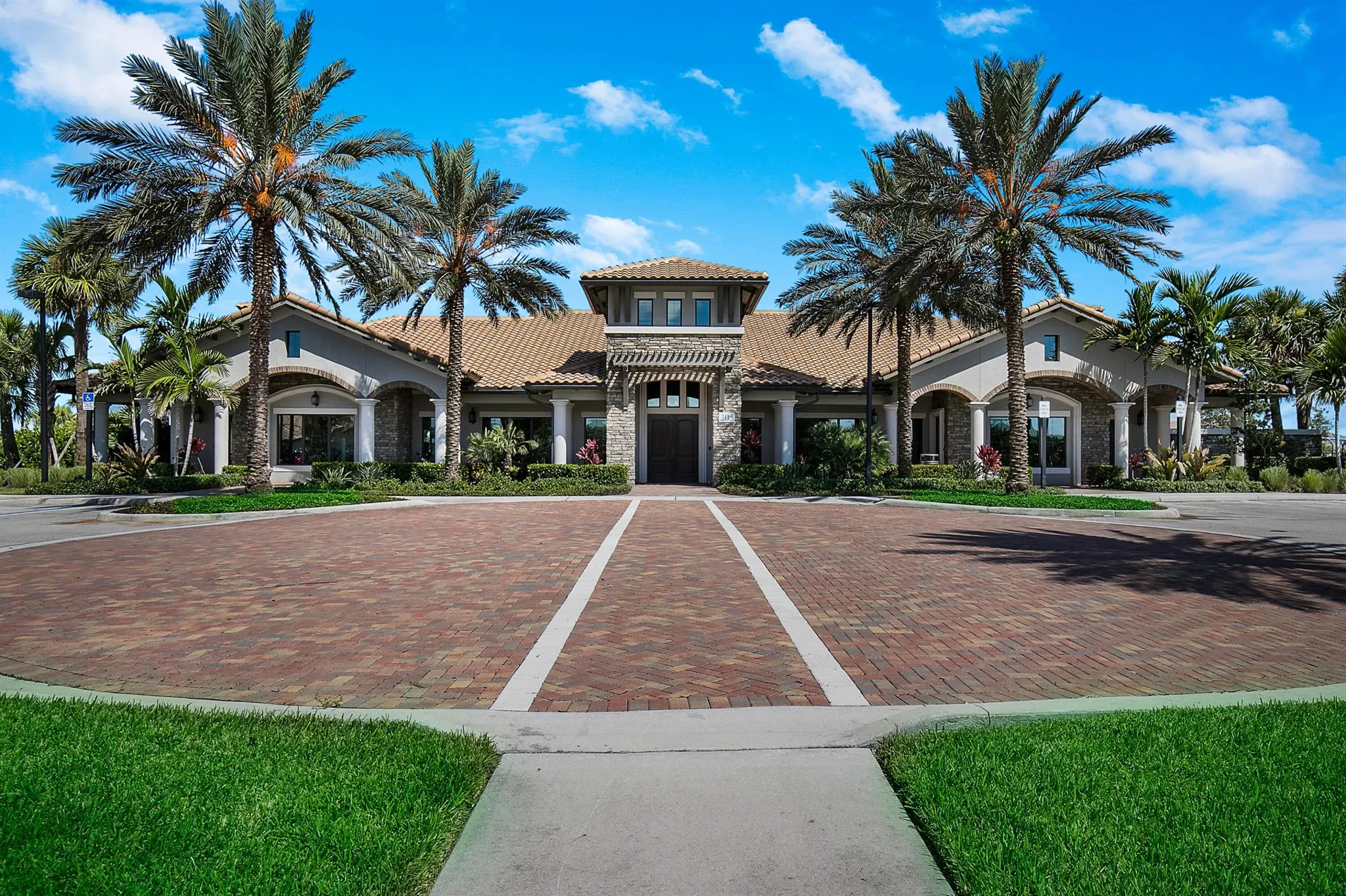 122 Cerulean Key Way