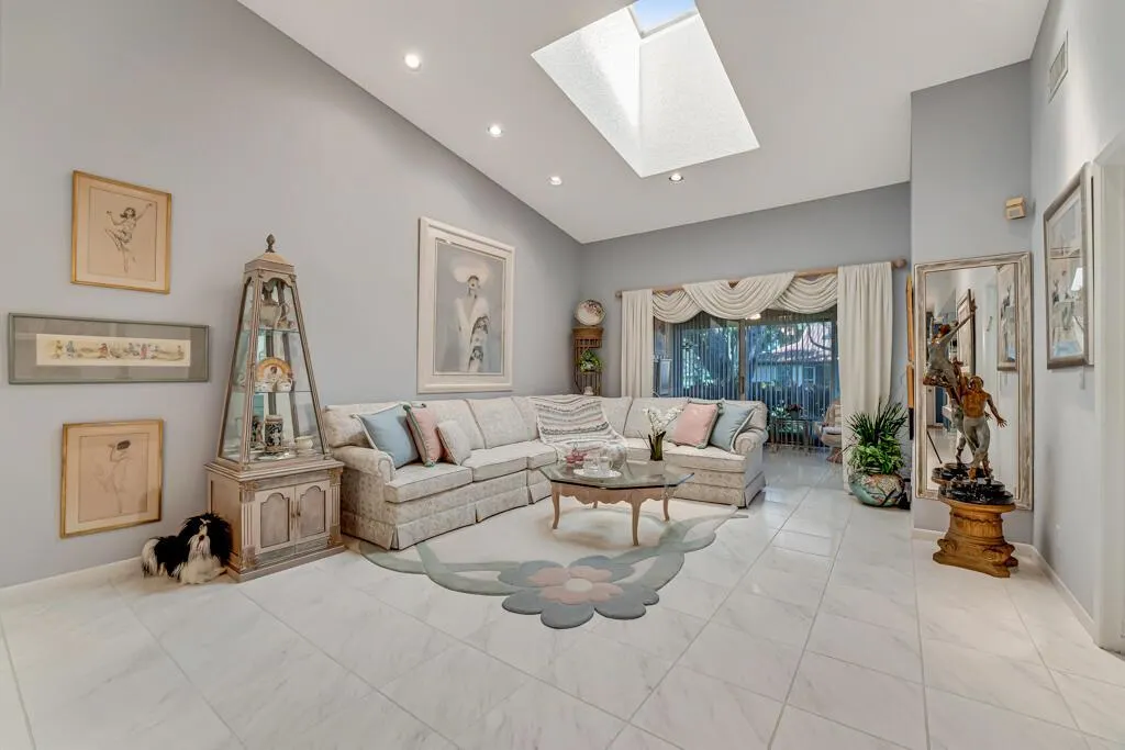 6459 Mill Pointe Circle