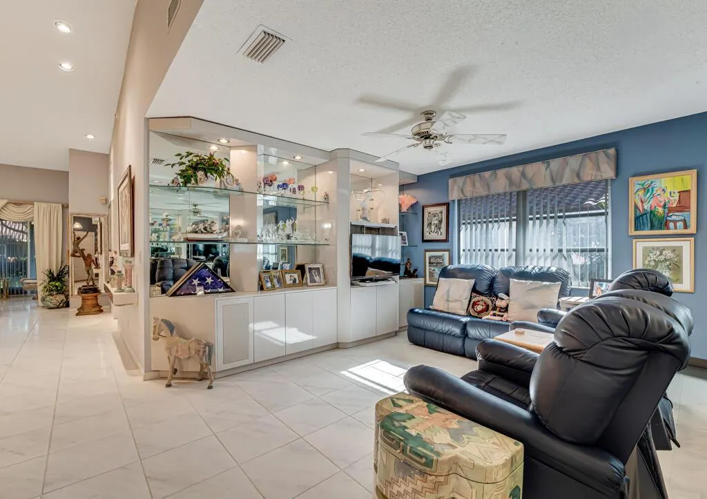 6459 Mill Pointe Circle