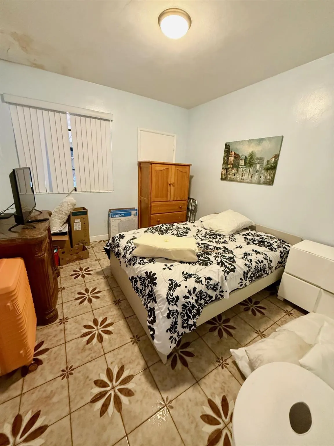 102 NE 9th Court