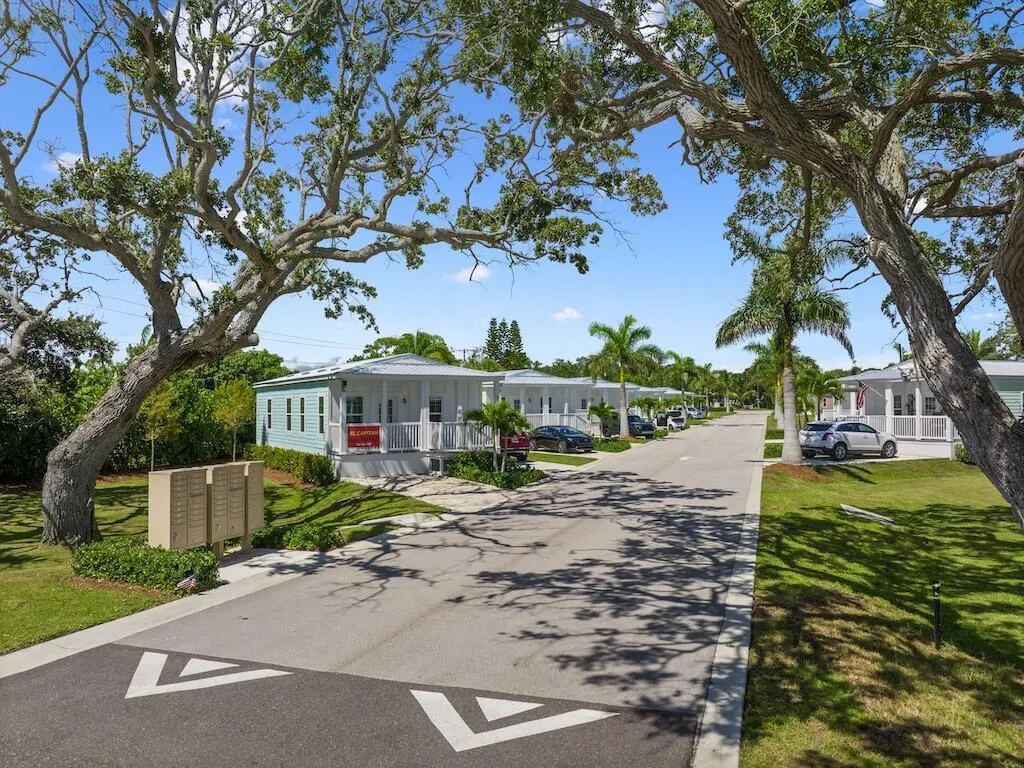 12939 N Indian River Drive, ##01