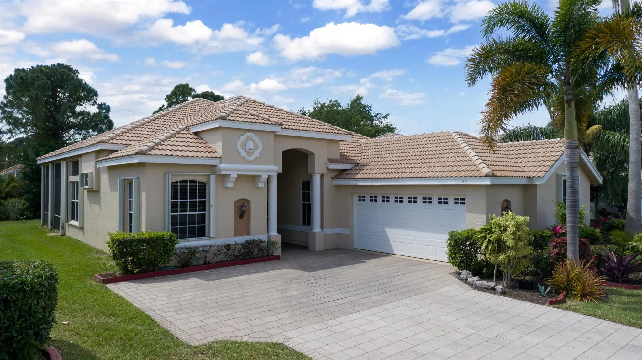 665 SW Lake Charles Circle