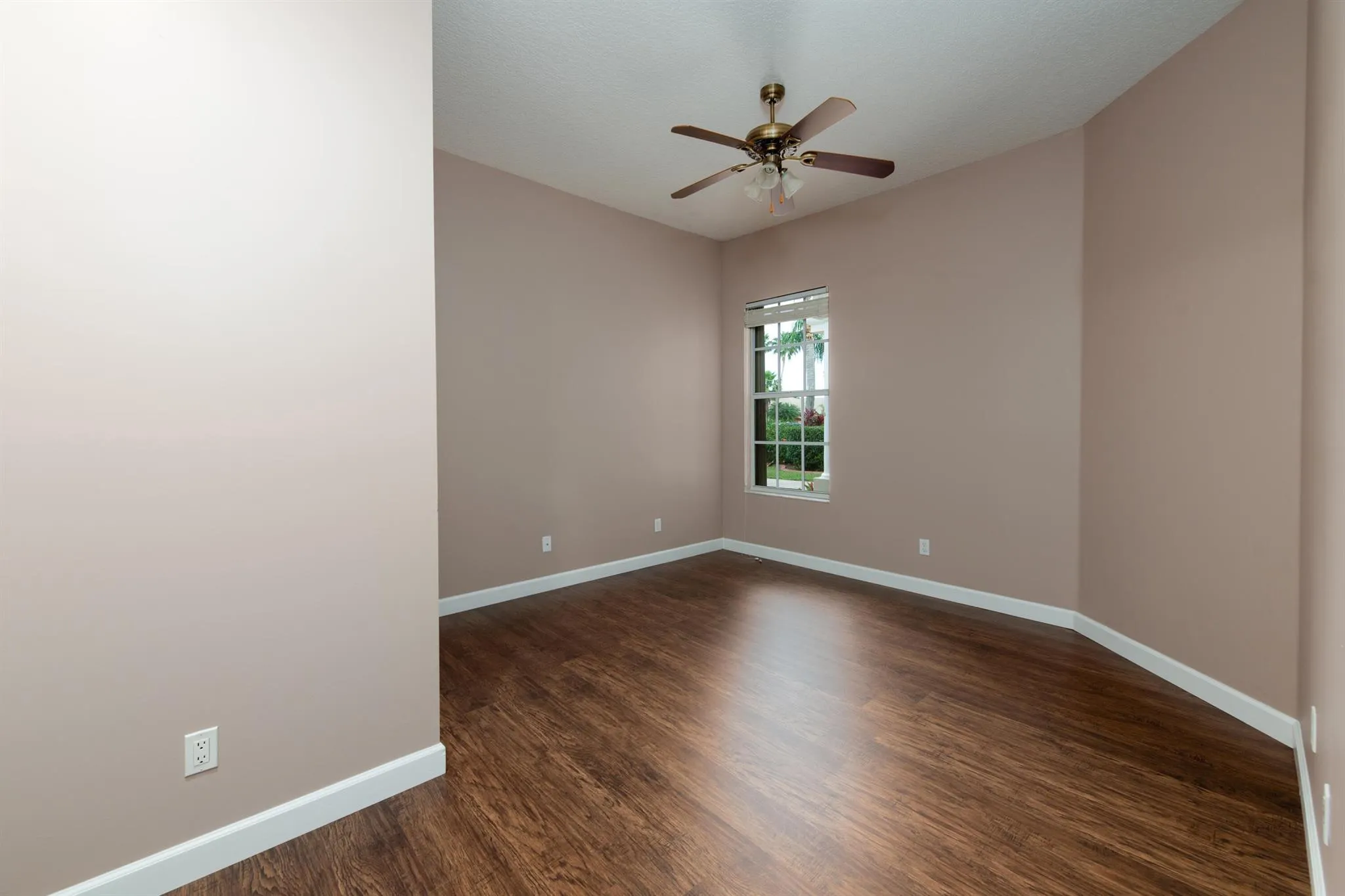 665 SW Lake Charles Circle