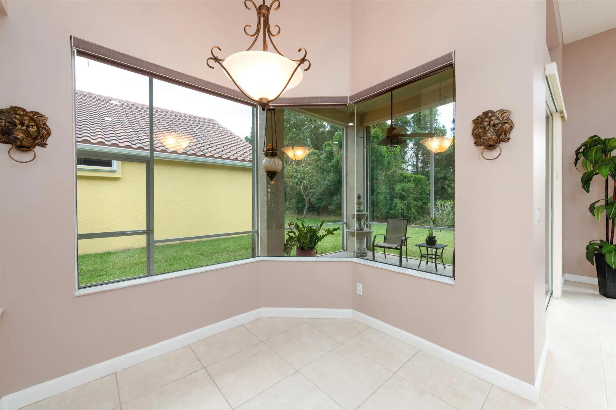 665 SW Lake Charles Circle
