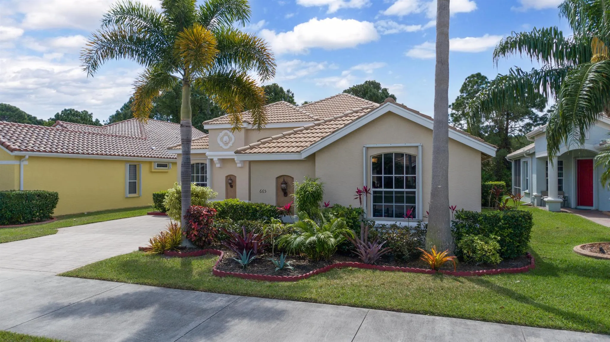 665 SW Lake Charles Circle