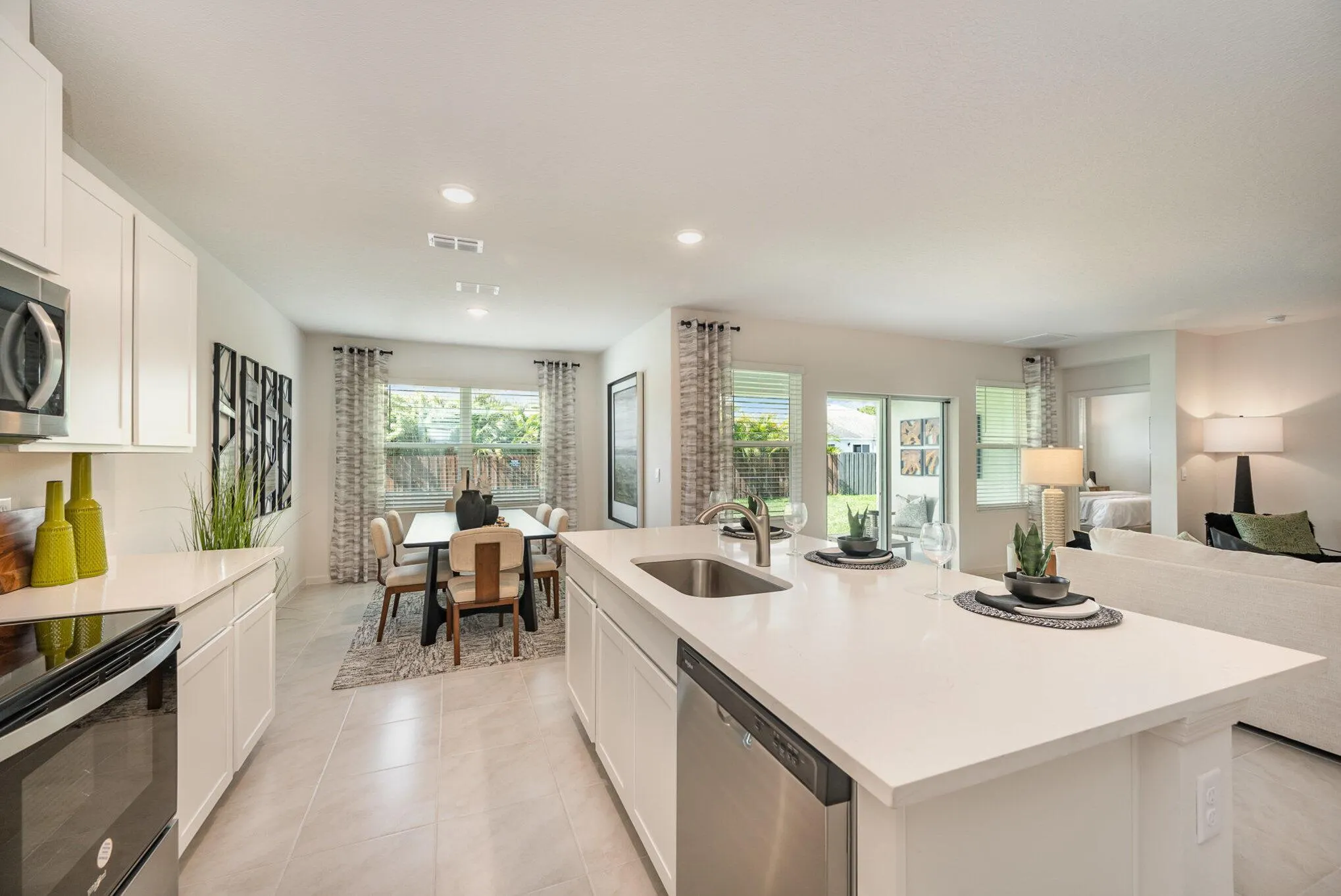 3125 SW Centamino Street