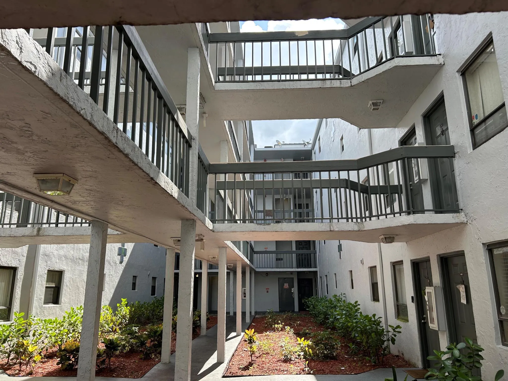 1900 N Congress Avenue, #305