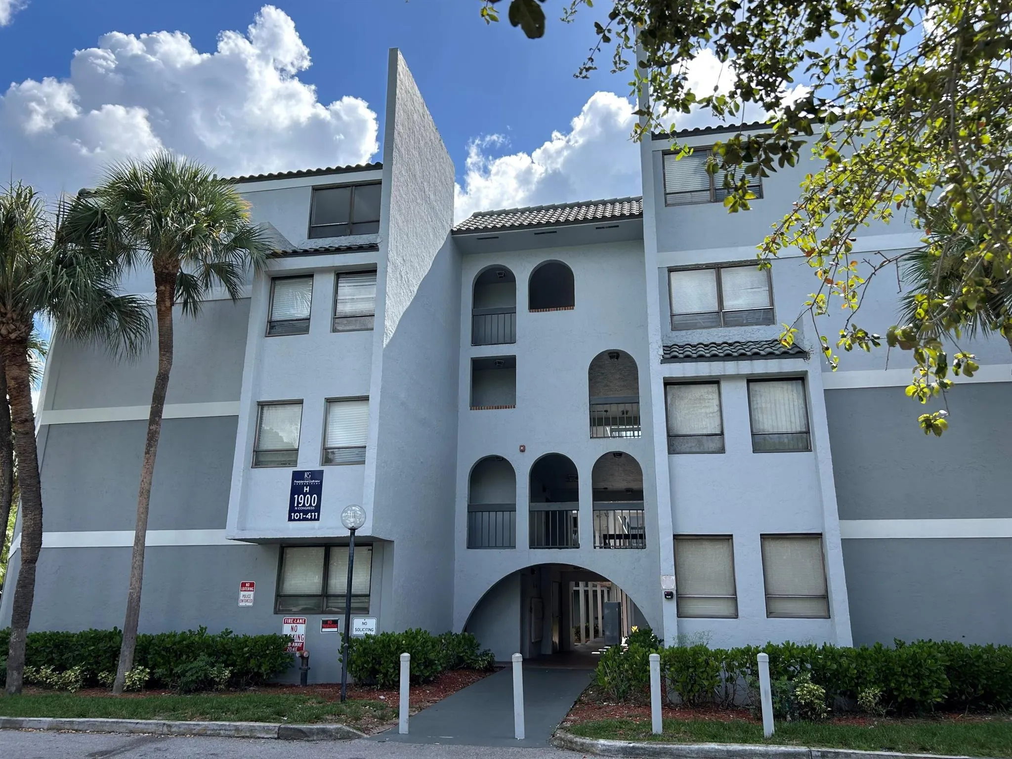 1900 N Congress Avenue, #305