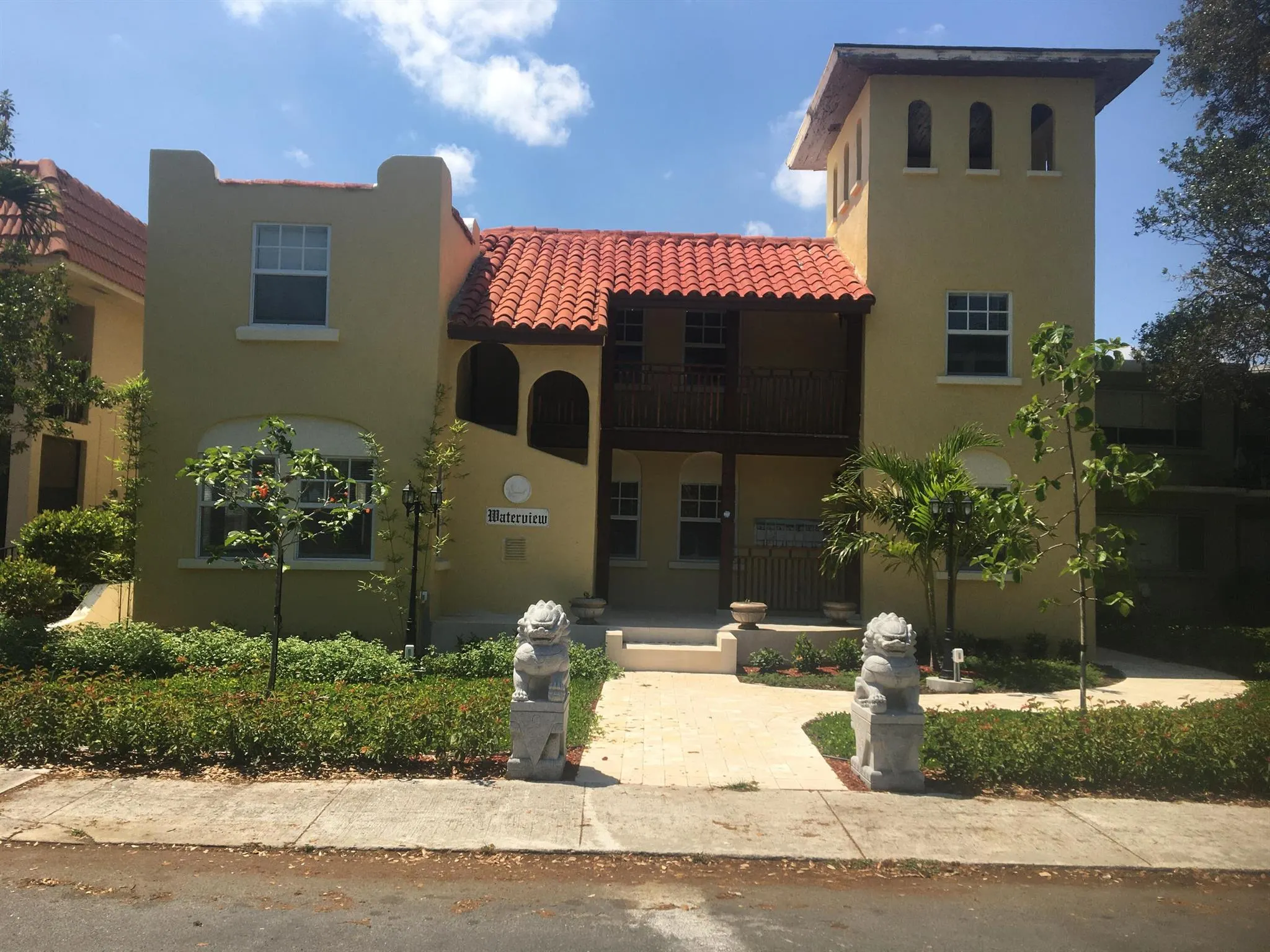407 S Lakeside Drive, #D
