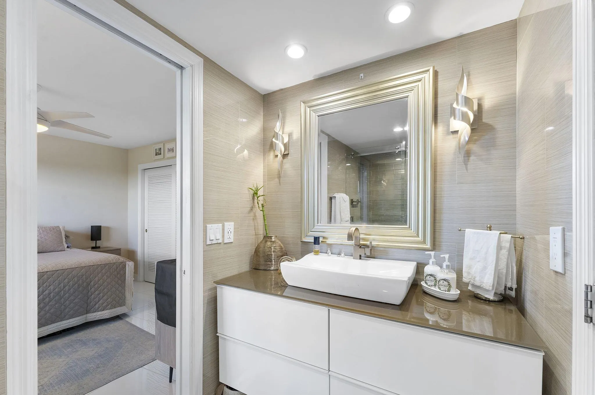 1523 E Hillsboro Boulevard, #634