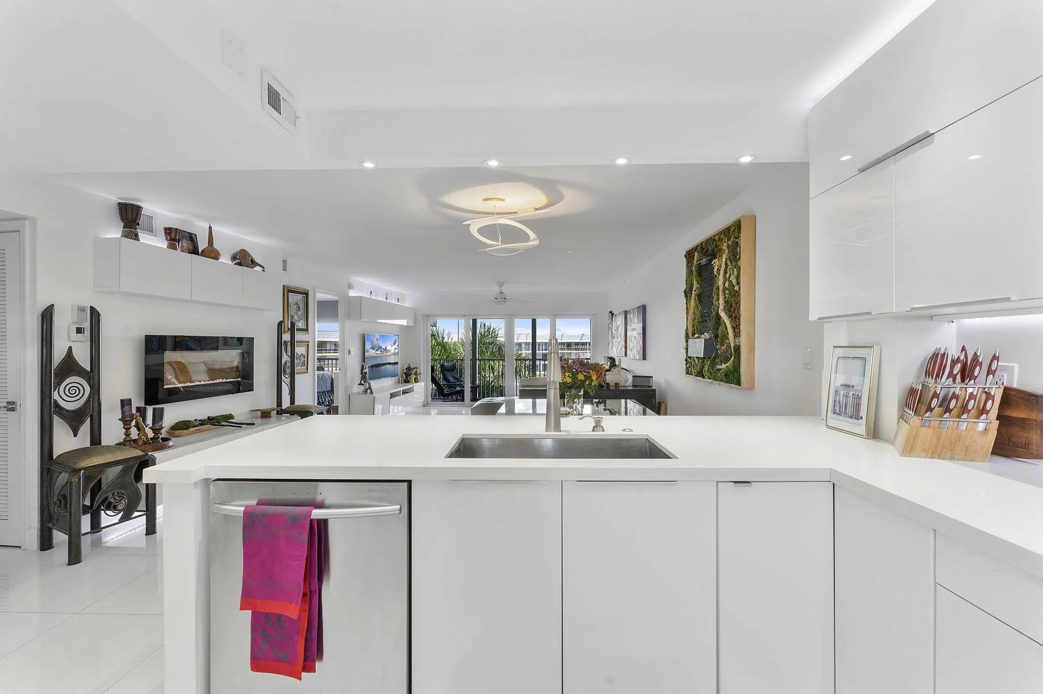 1523 E Hillsboro Boulevard, #634