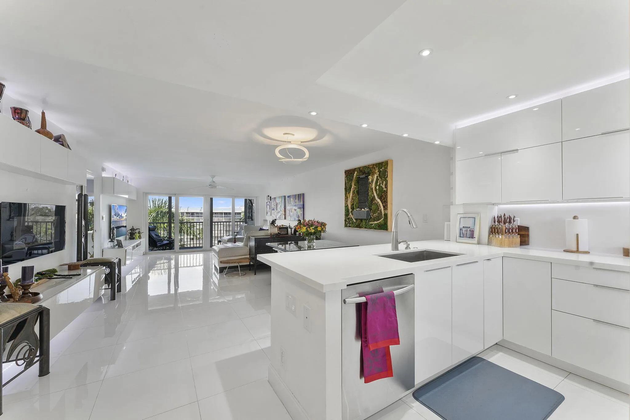 1523 E Hillsboro Boulevard, #634
