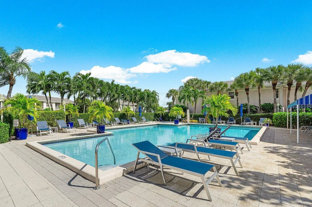 5070 Lake Catalina Drive, #C