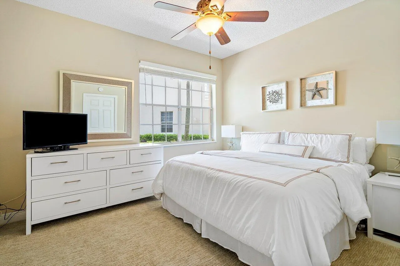 5070 Lake Catalina Drive, #C