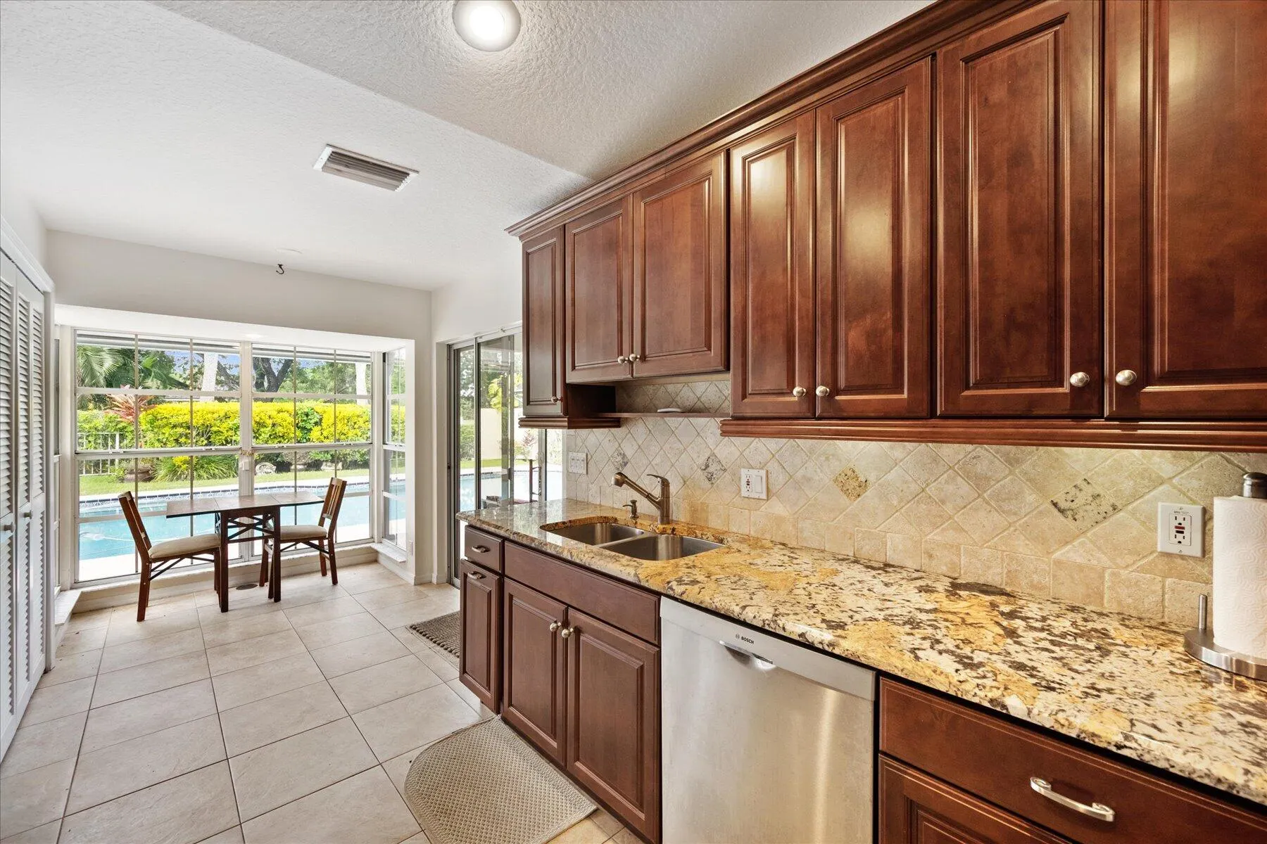 2216 Las Casitas Drive