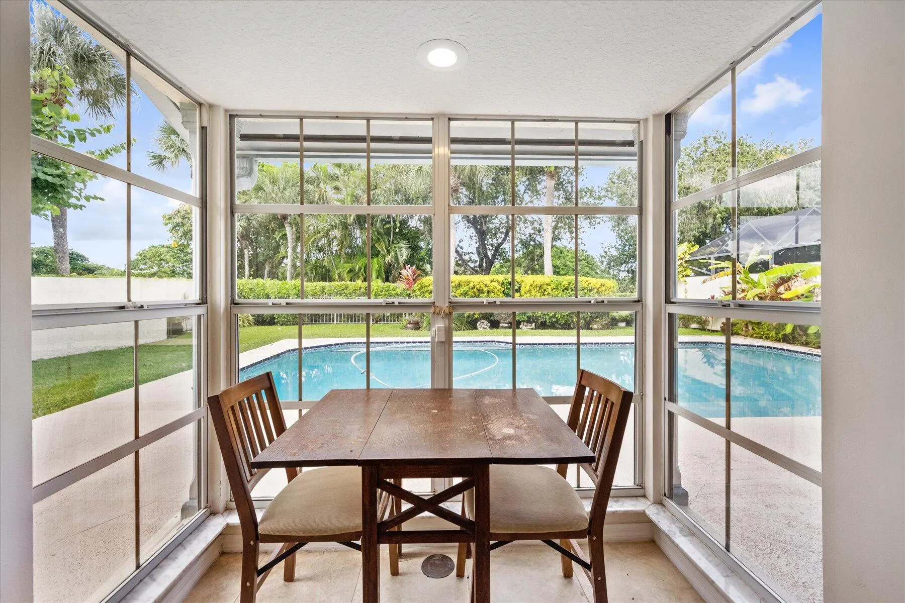 2216 Las Casitas Drive