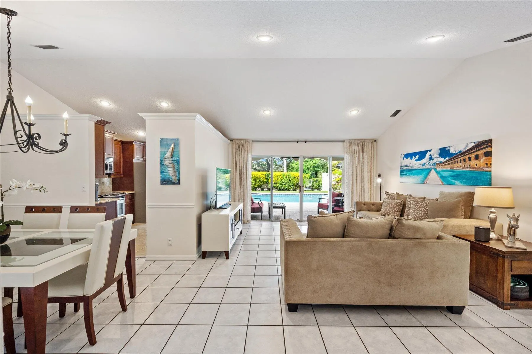 2216 Las Casitas Drive