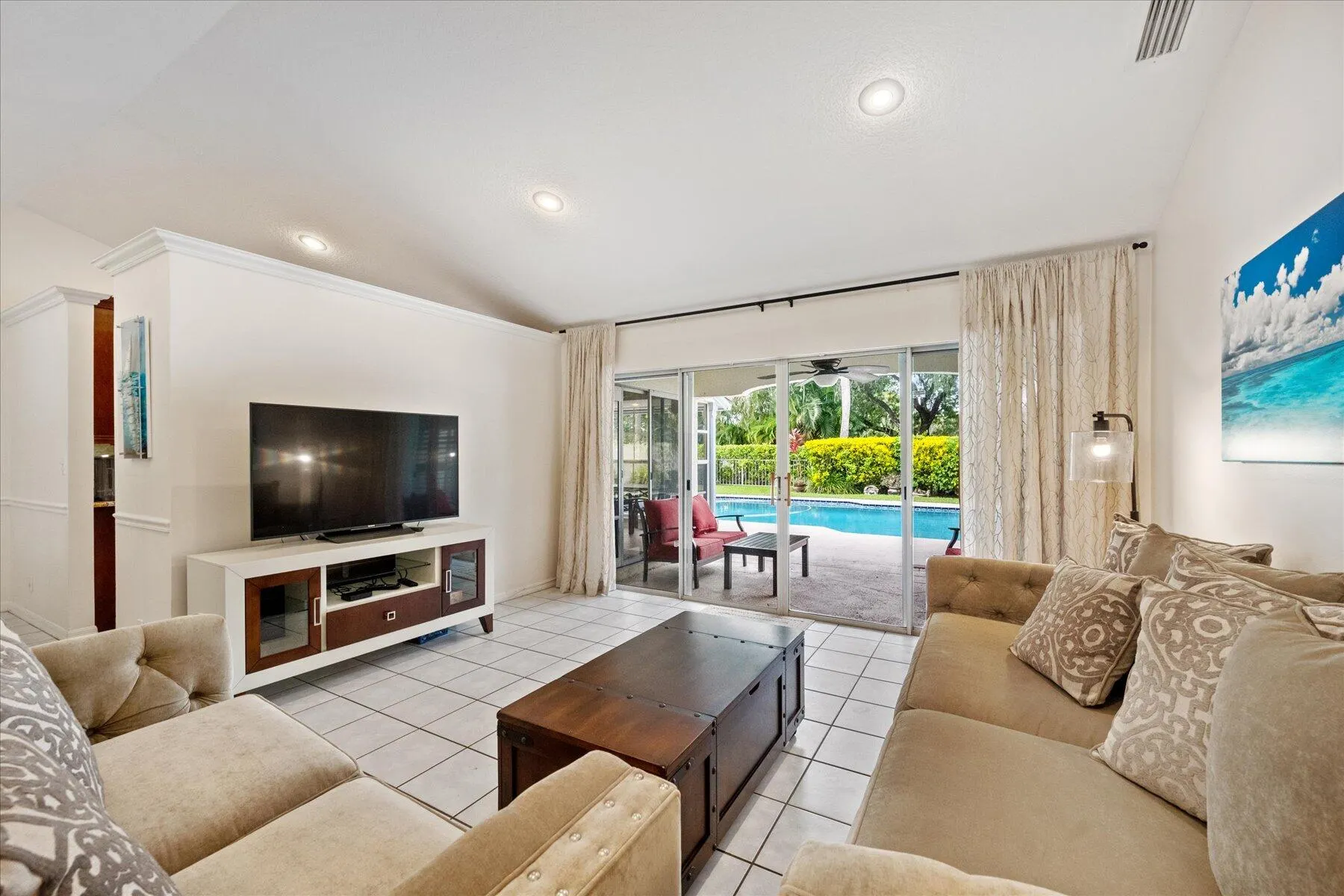 2216 Las Casitas Drive