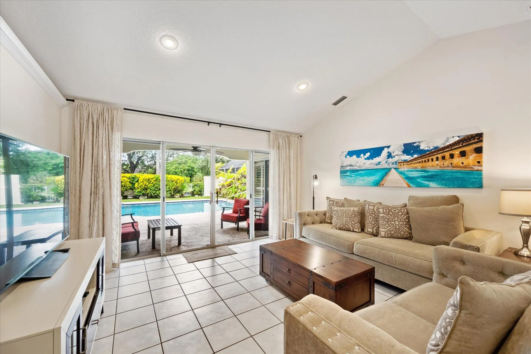 2216 Las Casitas Drive