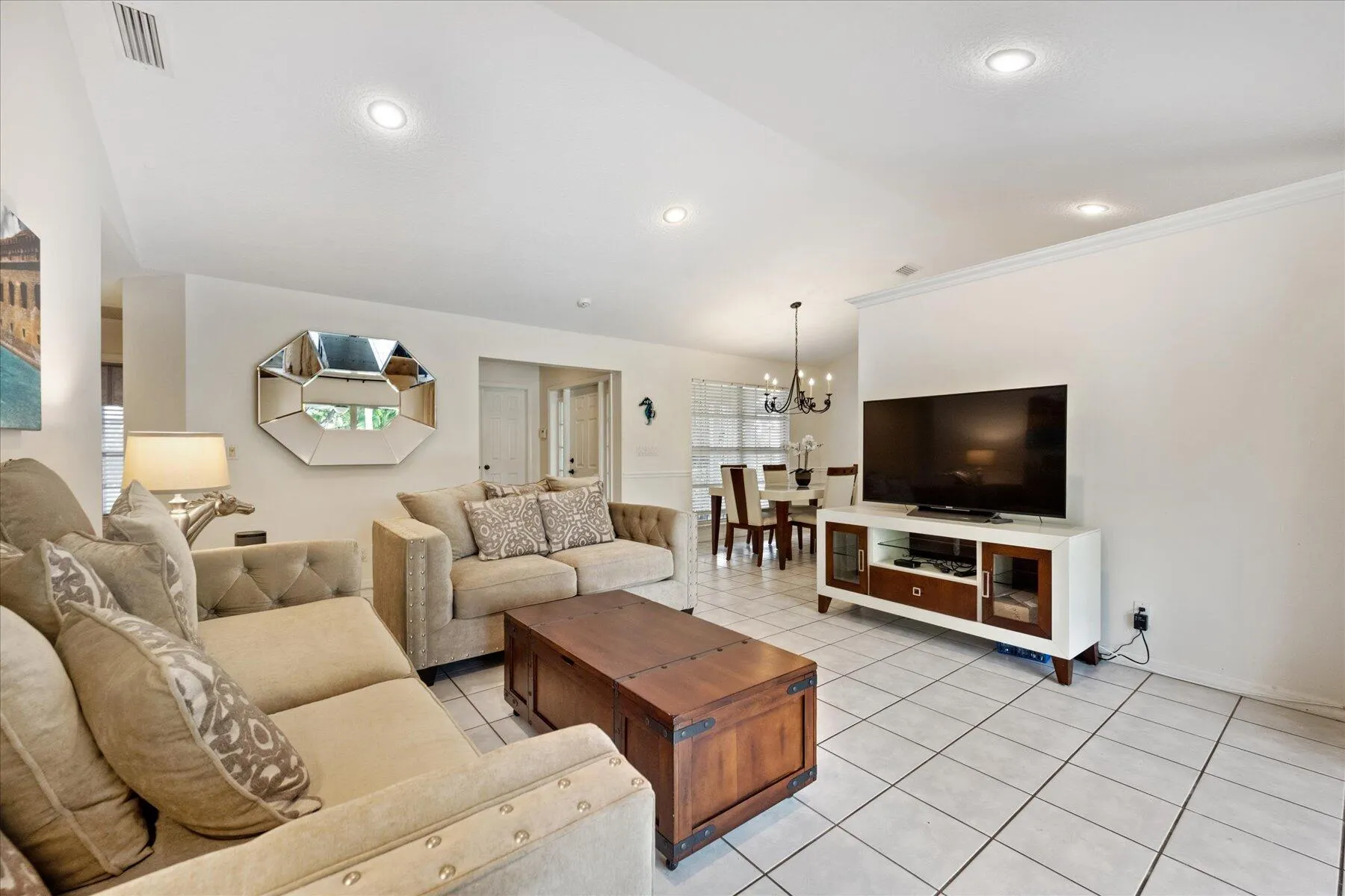 2216 Las Casitas Drive