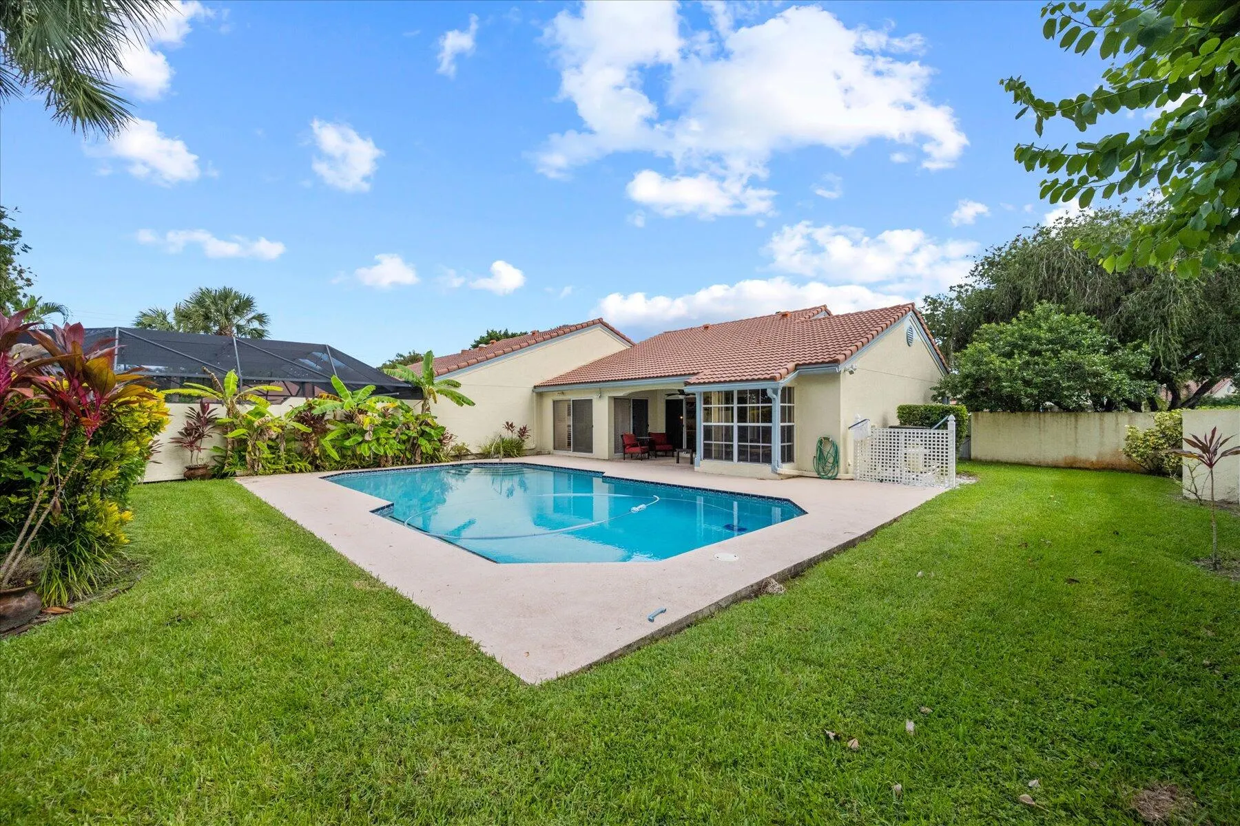 2216 Las Casitas Drive