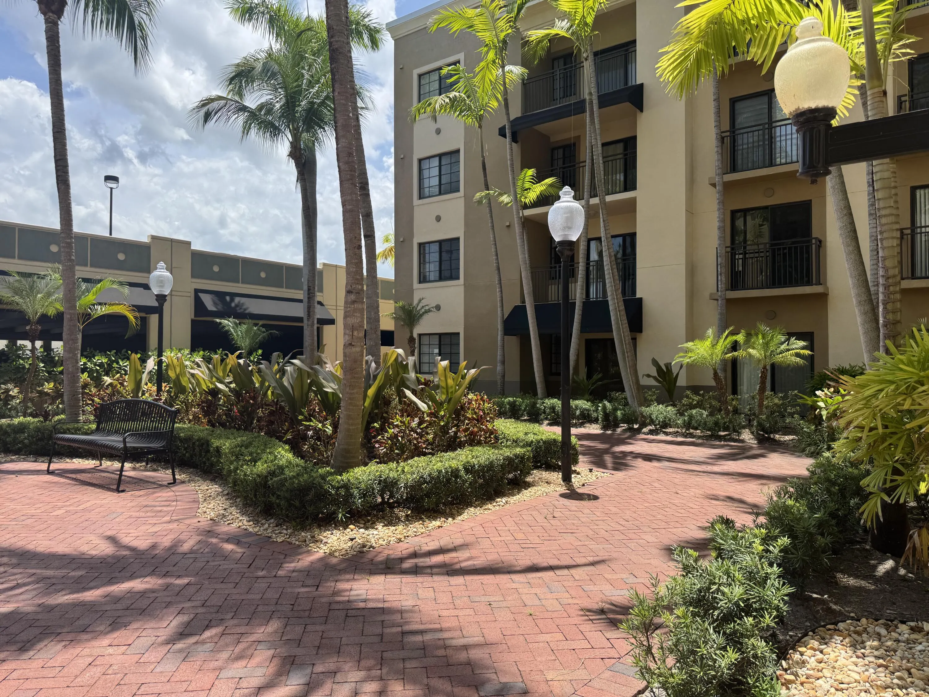 4905 Midtown 2405 Lane, #2405