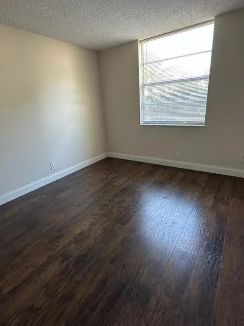 9 Willowbrook 102 Lane, #102