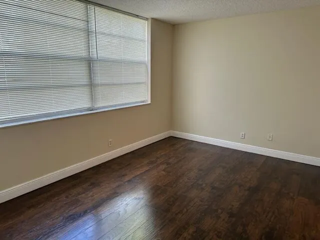 9 Willowbrook 102 Lane, #102