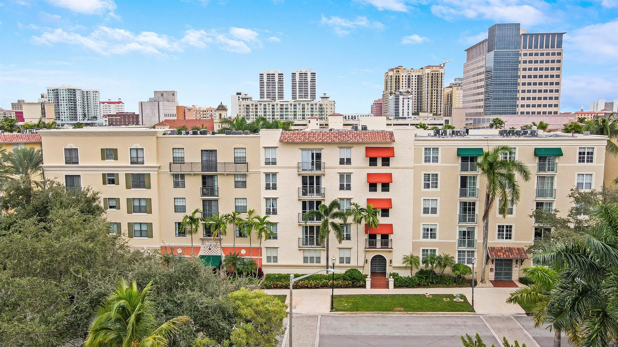 720 S Sapodilla Avenue, #208