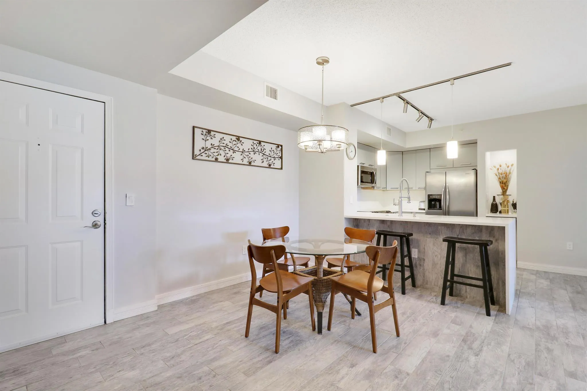 720 S Sapodilla Avenue, #208