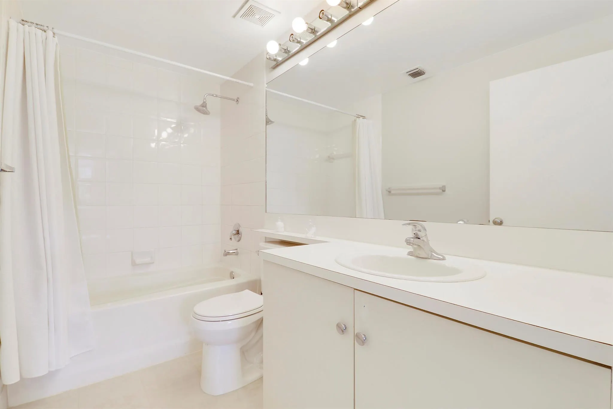 720 S Sapodilla Avenue, #208