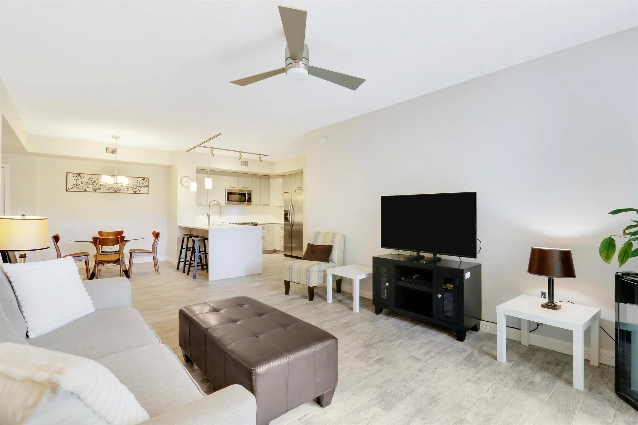 720 S Sapodilla Avenue, #208