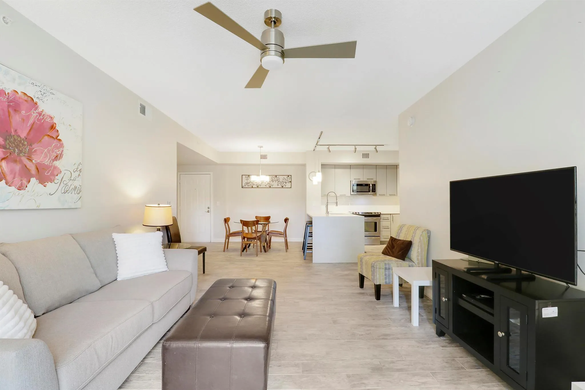 720 S Sapodilla Avenue, #208