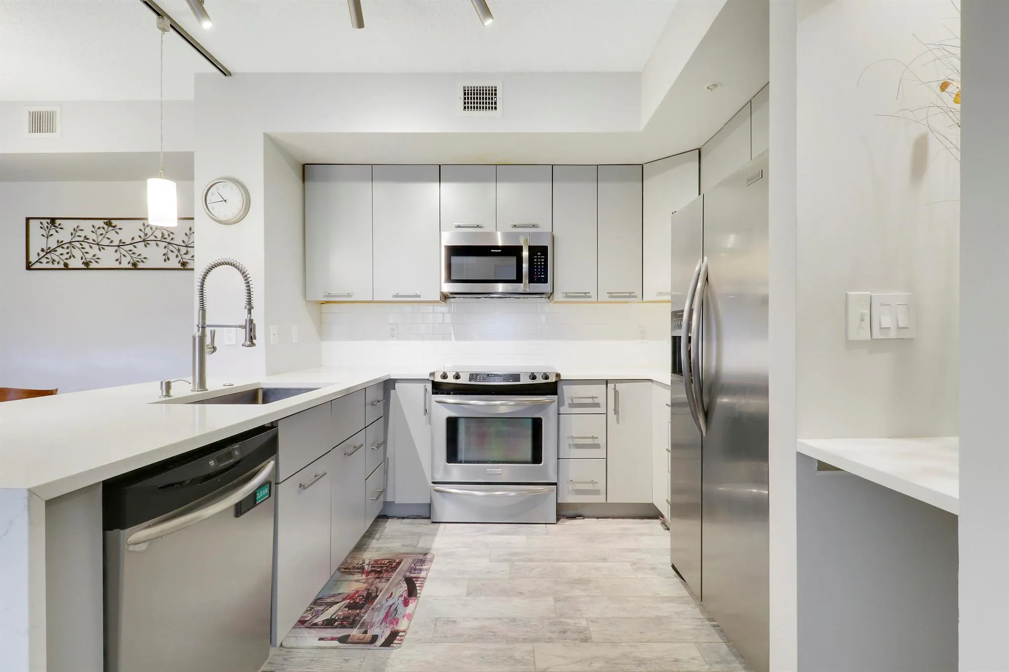 720 S Sapodilla Avenue, #208