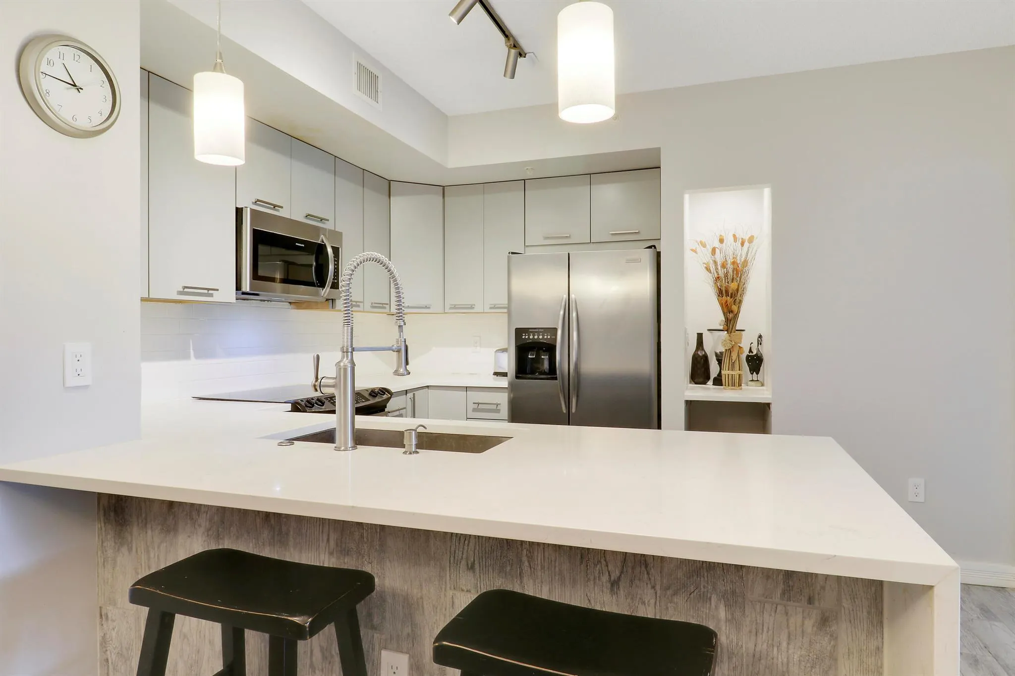 720 S Sapodilla Avenue, #208