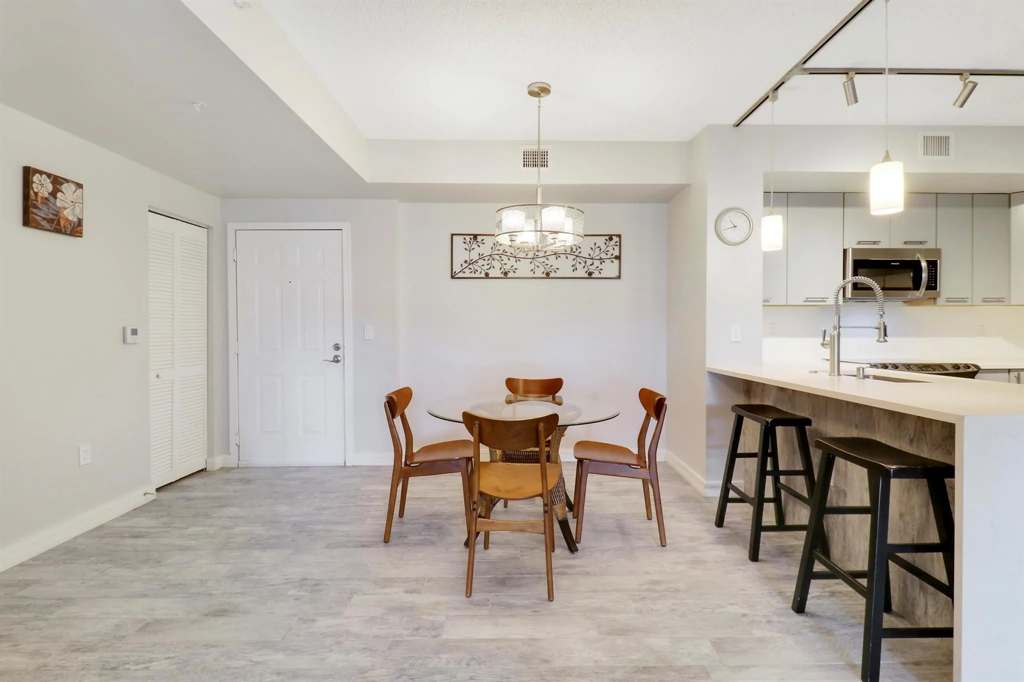 720 S Sapodilla Avenue, #208