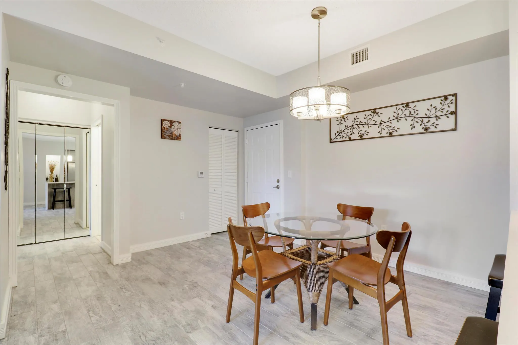720 S Sapodilla Avenue, #208